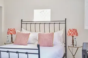 Redwood Cottage - Image 3