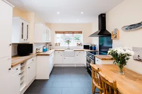 Whitstable's Beachcombers, Sleeps 10, Dog Friendly - Image 3