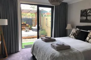 The Snug Premium 1BR Self Contained Apartment FREE Netflix - Image 3