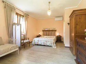 Blissful Tuscan Hideaway - Image 2