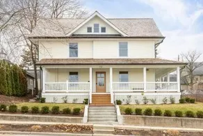 Downtown Luxury Farmhouse Apartment #4 - Image 2