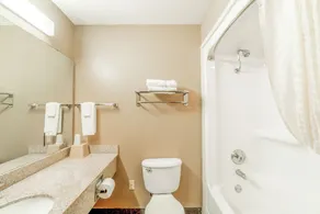 SureStay Plus Hotel by Best Western Beeville - Image 4