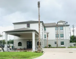 Garden Suites LaPorte - Image 2
