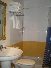 Apartamentos Zaragoza Centro - Image 3