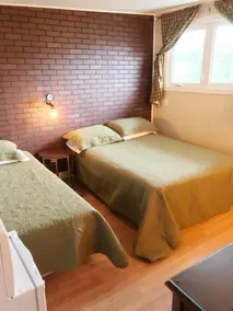 Rose Motel & Cabins - Image 2