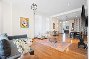 Massive Downtown Area Home... Sleeps 14 - Image 4