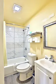 Oyo Hotel San Antonio Airport South - Image 4