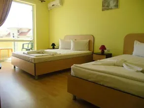 Anelia Family Hotel - Image 2