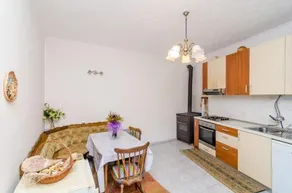 Apartments And Room Bluemoon - Image 3