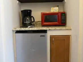 Mi Casa Es Tu Casa, Airport Suites - Image 5