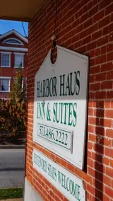 Harbor Haus Inn & Suites - Image 2
