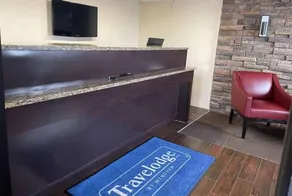 Travelodge by Wyndham Holland/Toledo - Image 3