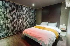 Hotel Mk - Image 2