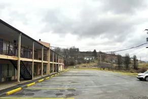 Fincastle Motor Inn - Image 5