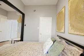 Butler Street Glam - Apt 3 - Image 2