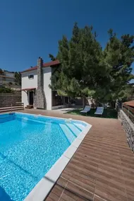 Country Villa with private pool - Image 4