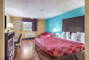 Econo Lodge Bradford - Image 3