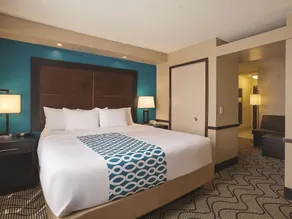 La Quinta Inn & Suites by Wyndham Central Point - Medford - Image 3