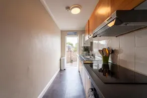Modernised Apartments 1 and 2 Bedrooms Option Terrace and Balcony High Street - Image 2