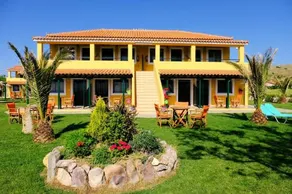 Pan-Dora Apartments - Image 3