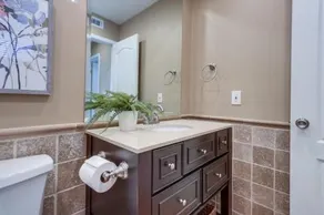 Beautiful Backyard Oasis 5 bedroom 3 Bathroom Home - Image 4