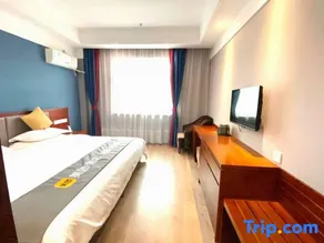Manbo Hotel (Yichang Wuyue Plaza actually Home Store) - Image 4