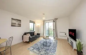 Apartment In Manchester - Image 5