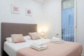 Brand New Stylish Apartment with Fluffy Beds 1 - Image 2