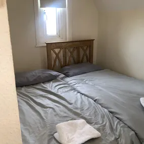 4-bed House in Southampton Ideal For Contractors - Image 4
