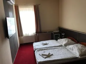 Aranytal Hotel - Image 2