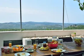 B&B On The Rocks - Image 3