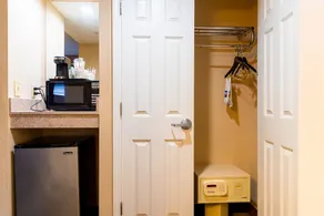 Best Western Plus North Savannah - Image 4
