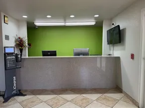 Econo Lodge Inn and Suites Searcy - Image 3