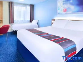 Travelodge Winchester - Image 2