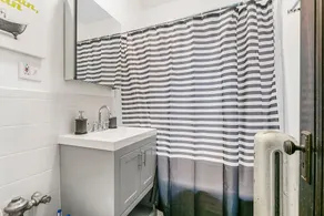 1BR Chicago-style Apartment Close to Everything! - Image 5