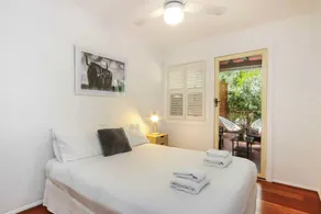 Stylish 3 Bedroom Family Home in Leafy Paddington - Image 2