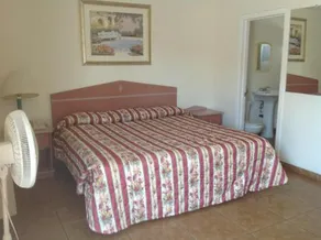 Redwood Motel - Image 2