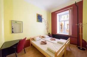 Mr Hostel - Image 3