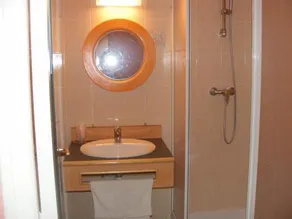 Le Trianon - Image 2