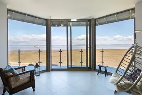 Captivating 7 bed House in Bristol - Image 2