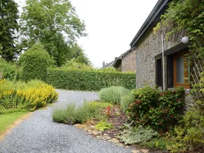 Charming Holiday Home in Halleux with Garden - Image 4