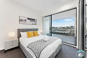 Aircabin Annandale Comfy 3 Bed Townhouse - Image 5