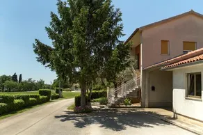 Spatious and cozy apartment with garden near Pula - Image 4