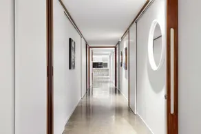 The Luxury White House - Image 3
