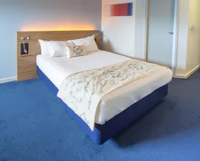 Garner Hotel Wolverhampton By Ihg - Image 2