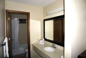 Americas Best Value Inn Concord CA - Image 5