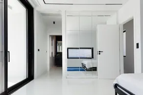 White Hera - Image 4