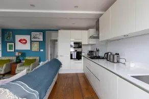 Notting Hill 2-bedroom maisonette with terrace close to Portobello rd - Image 2