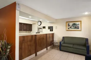 Super 8 by Wyndham Prestonsburg - Image 5