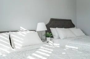 Cozy 5 Bedroom House Mississauga - Image 4